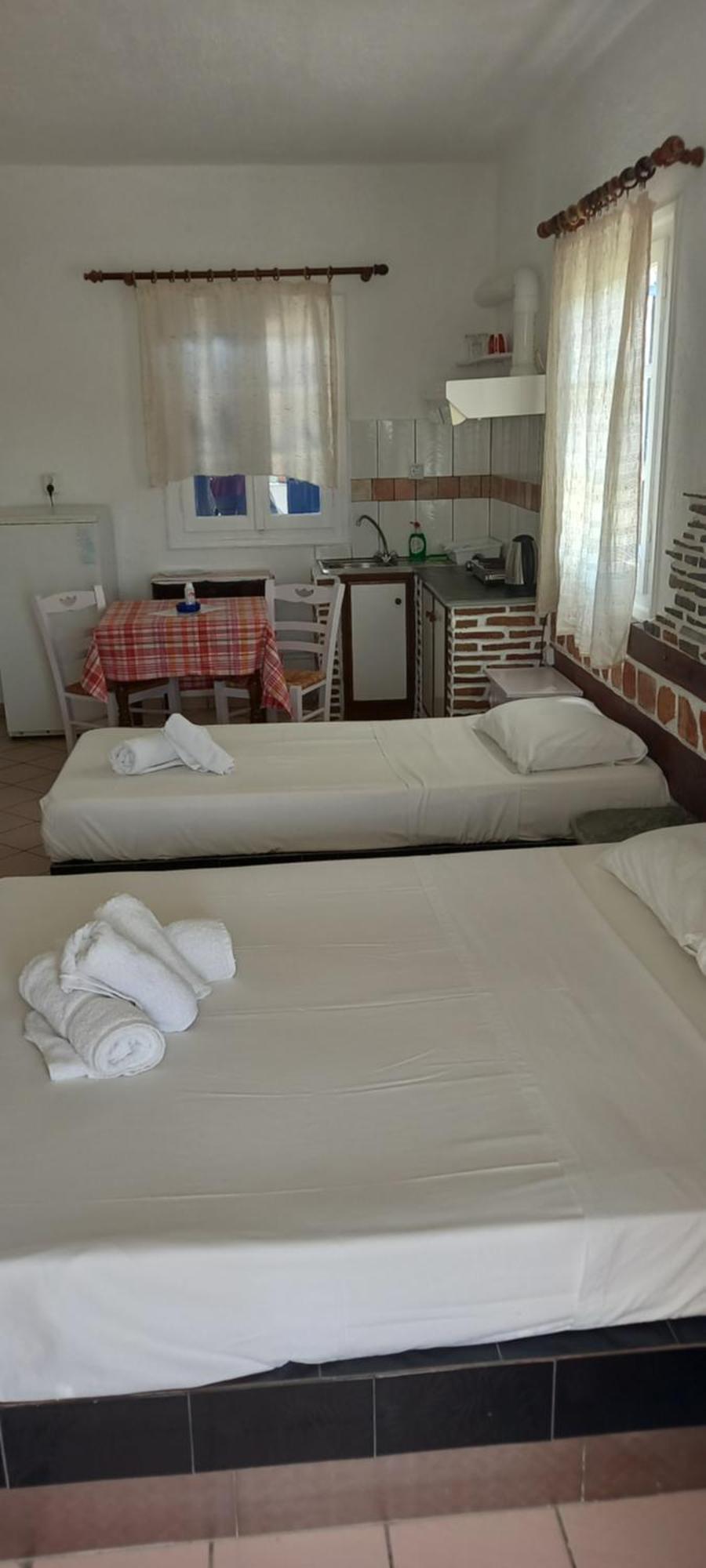 Aposperitis Rooms & Apartments 키니언 외부 사진